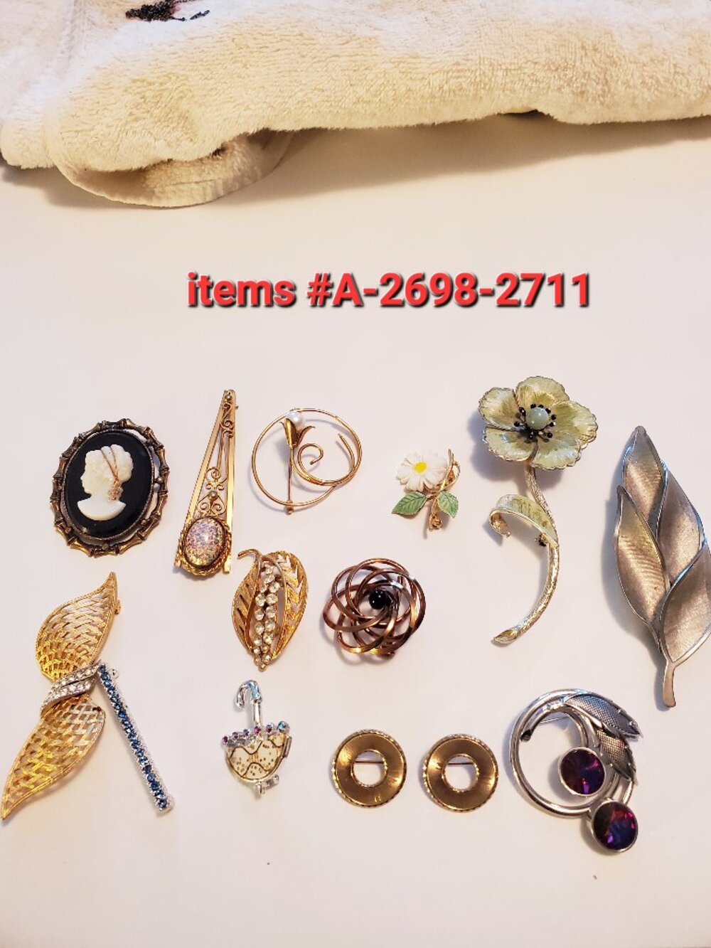 14 Brooches, items # A -2698-2711, . wt.  170 grams.